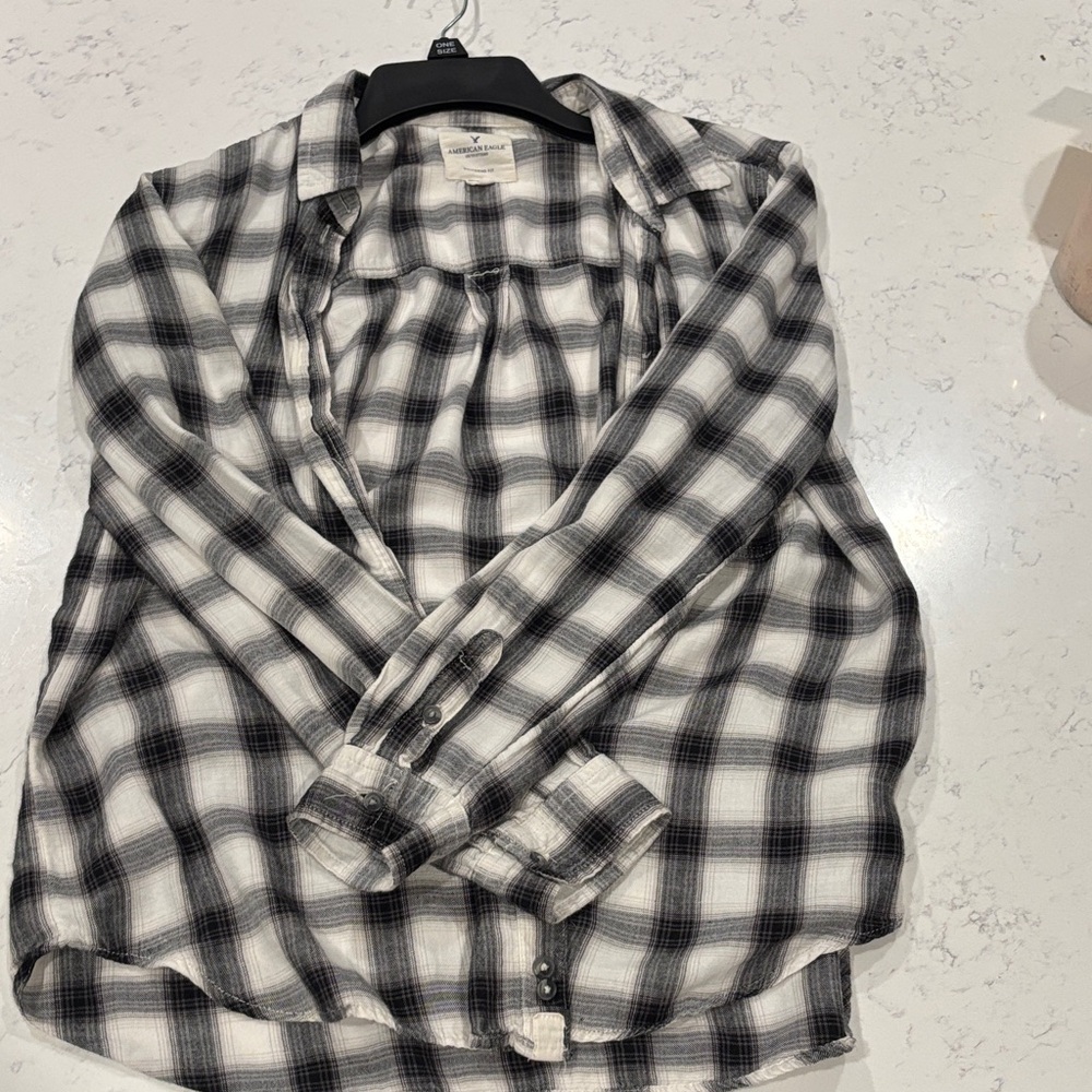 Women’s medium American Eagle Black and White Flannel